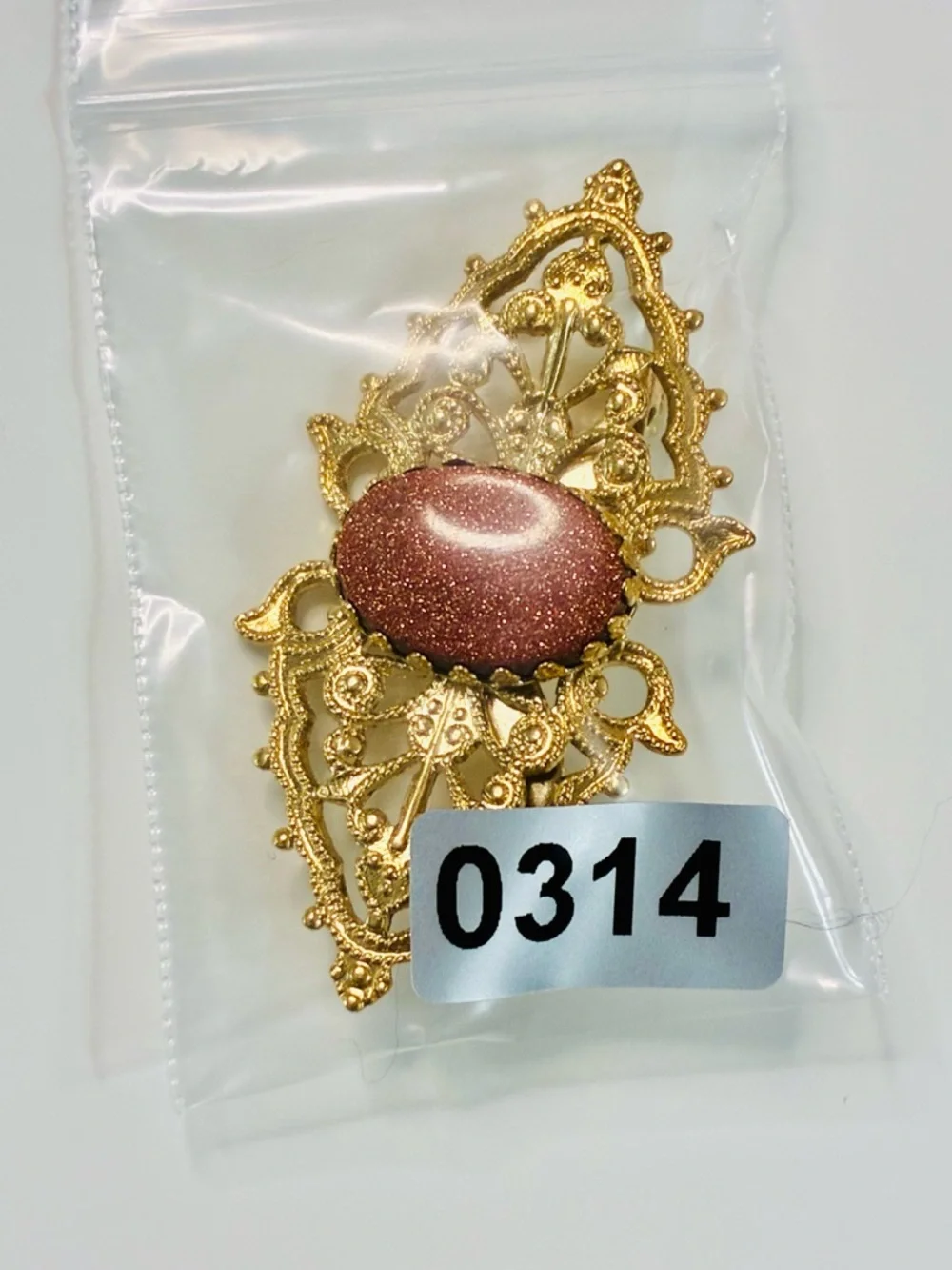 VTG Gold Stone Butterfly Filigree Brooch Ornate Sparkling Everyday Elegant EUC